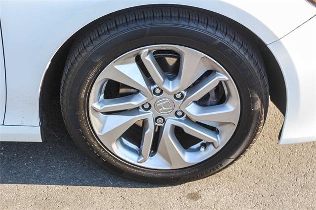 Photo of 2020 Platinum White Pearl Honda Accord