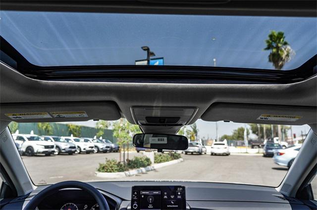 Photo of 2026 Platinum White Pearl Honda CR-V