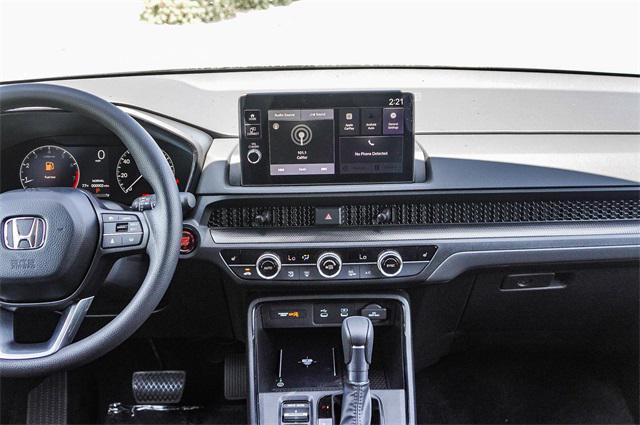 Photo of 2026 Platinum White Pearl Honda CR-V