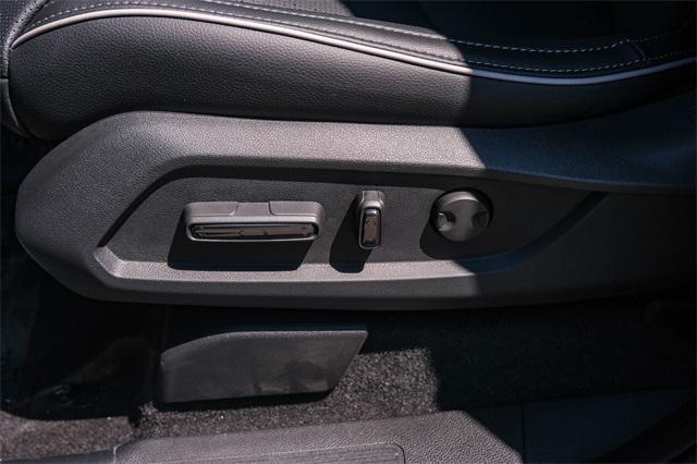 Photo of 2025 Sonic Gray Pearl Honda Pilot