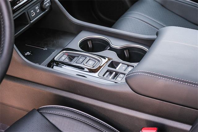 Photo of 2025 Sonic Gray Pearl Honda Pilot