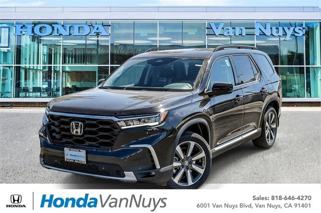 Photo of 2025 Crystal Black Pearl Honda Pilot