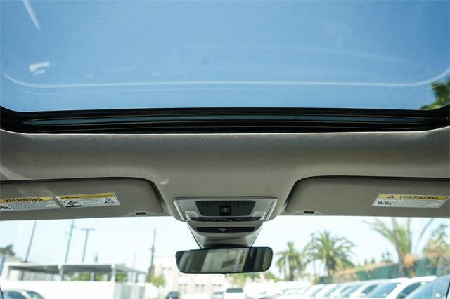 Photo of 2026 Platinum White Pearl Honda HR-V