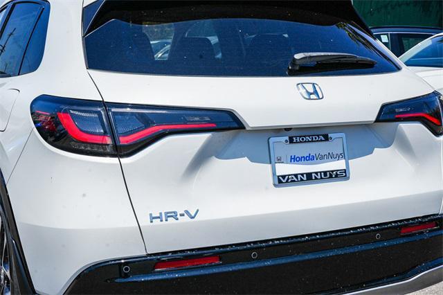 Photo of 2026 Platinum White Pearl Honda HR-V