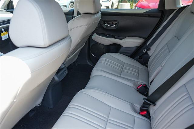 Photo of 2026 Platinum White Pearl Honda HR-V