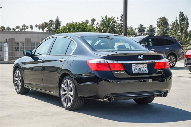 Photo of 2015 Crystal Black Pearl Honda Accord