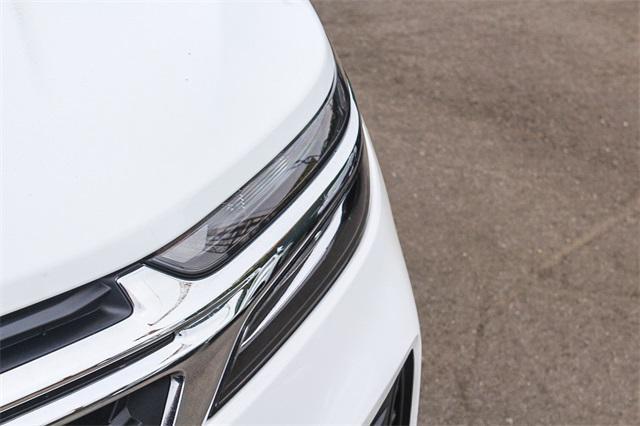 Photo of 2022 Summit White Chevrolet Equinox