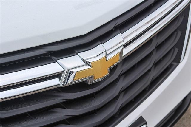 Photo of 2022 Summit White Chevrolet Equinox