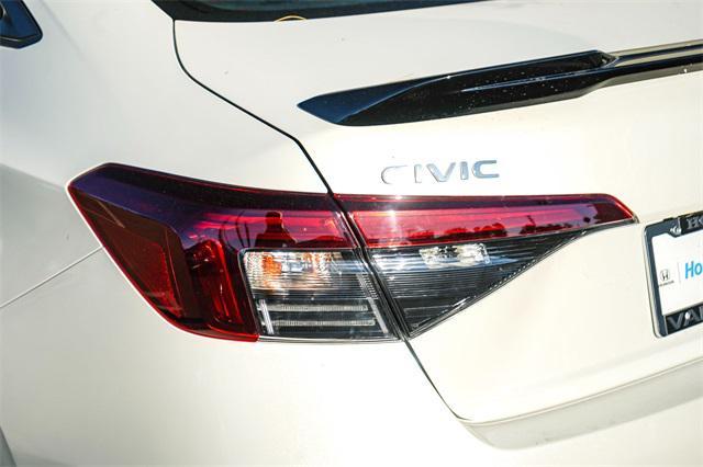 Photo of 2026 Platinum White Pearl Honda Civic Si