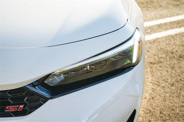 Photo of 2026 Platinum White Pearl Honda Civic Si