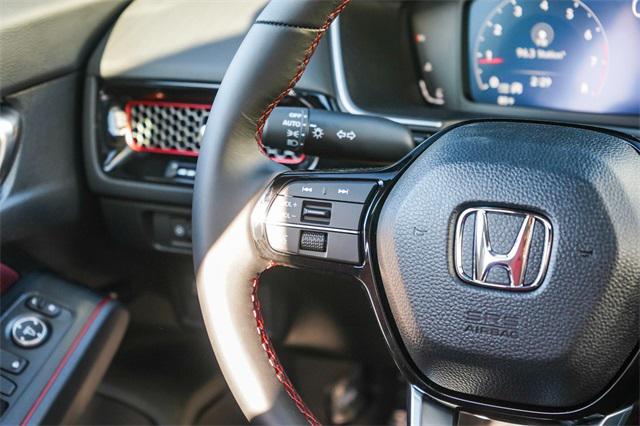 Photo of 2026 Platinum White Pearl Honda Civic Si