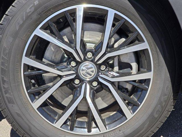 Photo of 2021 Platinum Gray Metallic Volkswagen Tiguan
