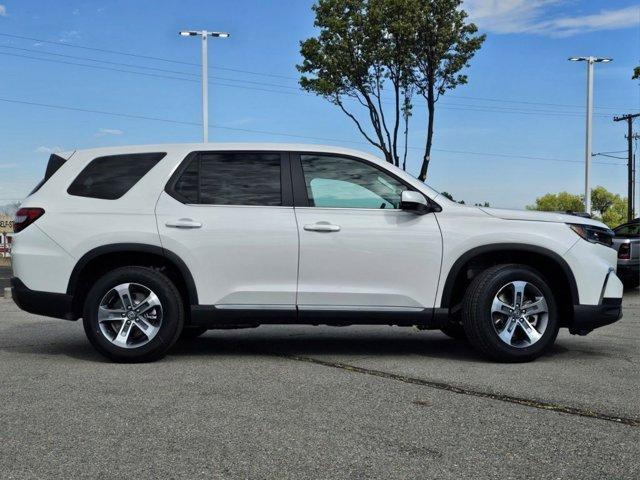 Photo of 2025 Platinum White Pearl Honda Pilot