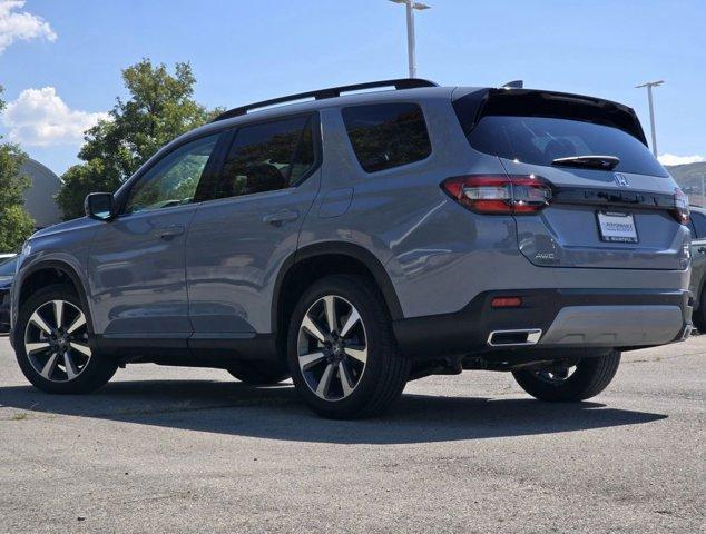 Photo of 2025 Gray Honda Pilot