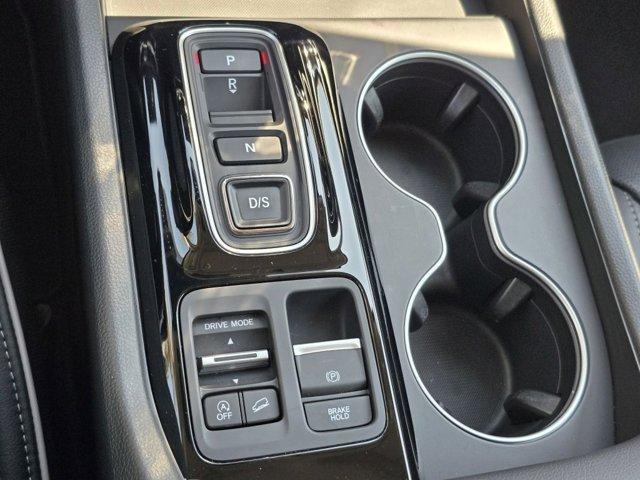 Photo of 2025 Gray Honda Pilot