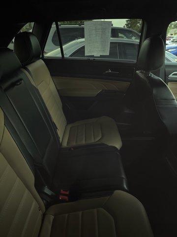 Photo of 2023 Opal White Pearl Effect Volkswagen Atlas Cross Sport