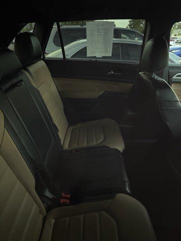 Photo of 2023 Opal White Pearl Effect Volkswagen Atlas Cross Sport