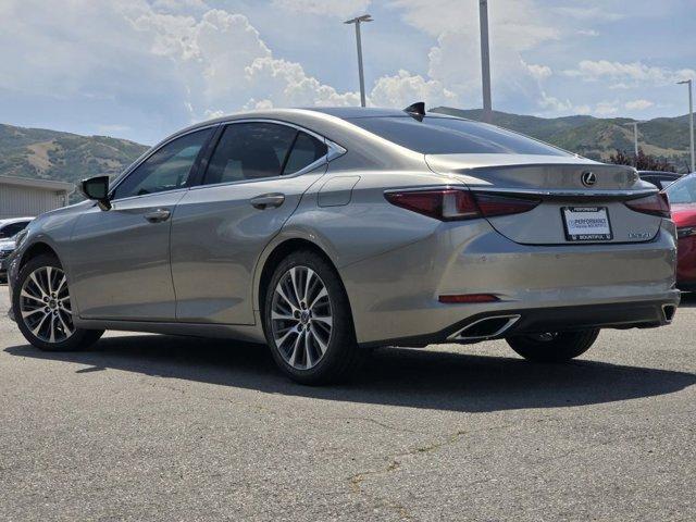 Photo of 2020 Atomic Silver Lexus ES 350