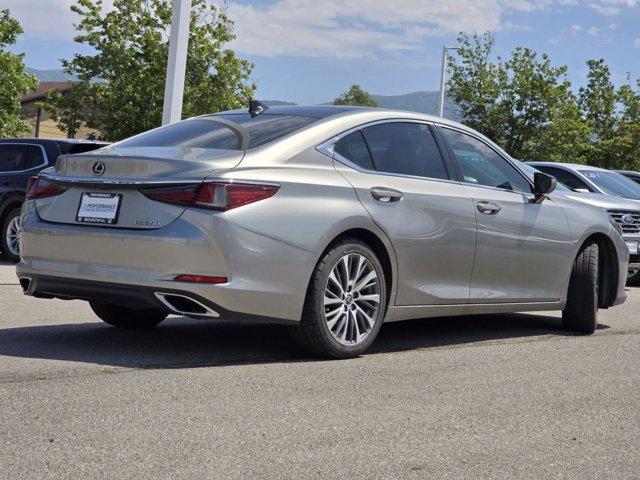 Photo of 2020 Atomic Silver Lexus ES 350