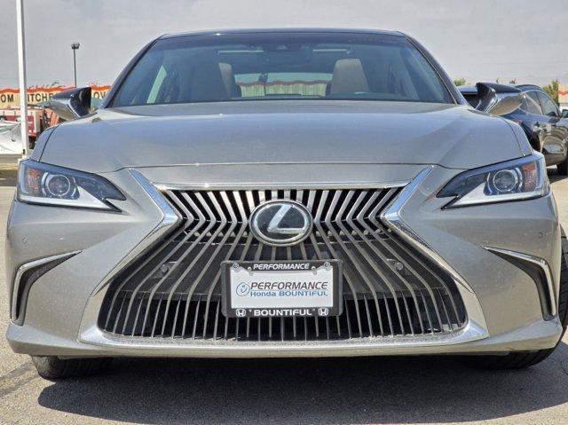 Photo of 2020 Atomic Silver Lexus ES 350