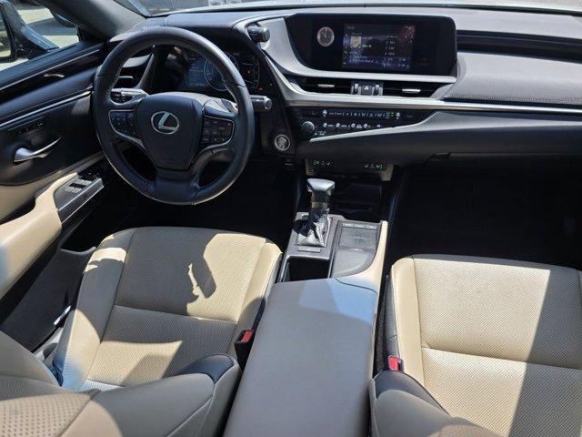 Photo of 2020 Atomic Silver Lexus ES 350