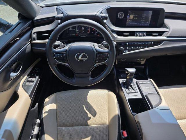 Photo of 2020 Atomic Silver Lexus ES 350
