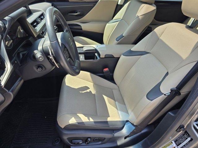 Photo of 2020 Atomic Silver Lexus ES 350