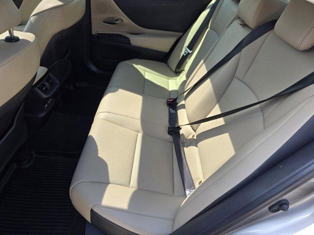 Photo of 2020 Atomic Silver Lexus ES 350