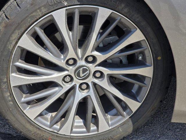 Photo of 2020 Atomic Silver Lexus ES 350
