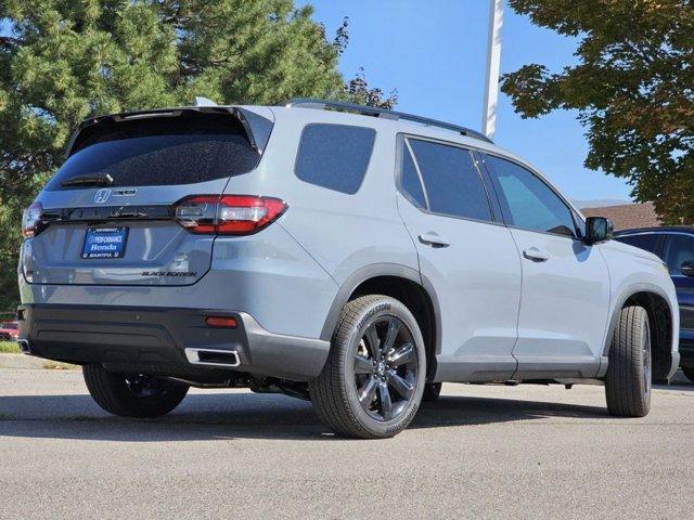 Photo of 2025 Sonic Gray Pearl Honda Pilot