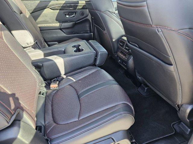 Photo of 2025 Sonic Gray Pearl Honda Pilot