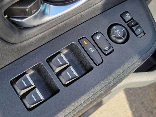 Photo of 2025 Lunar Silver Metallic Honda Pilot