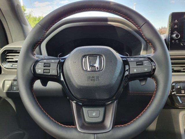 Photo of 2025 Lunar Silver Metallic Honda Pilot