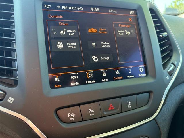 Photo of 2023 Bright White Clearcoat Jeep Cherokee