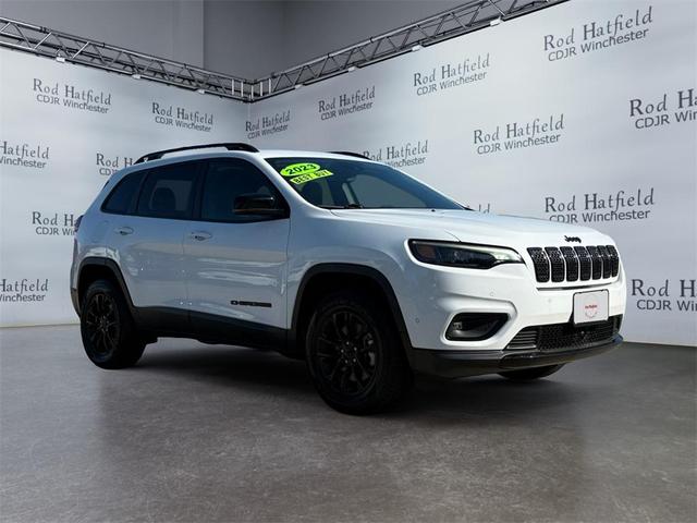 Photo of 2023 Bright White Clearcoat Jeep Cherokee