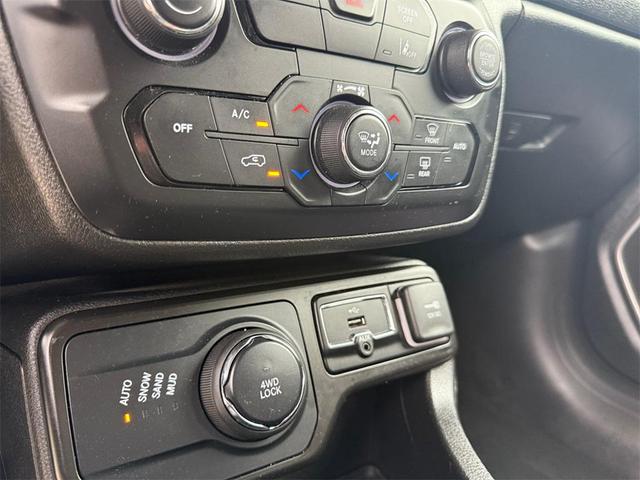 Photo of 2021 Black Clearcoat Jeep Renegade