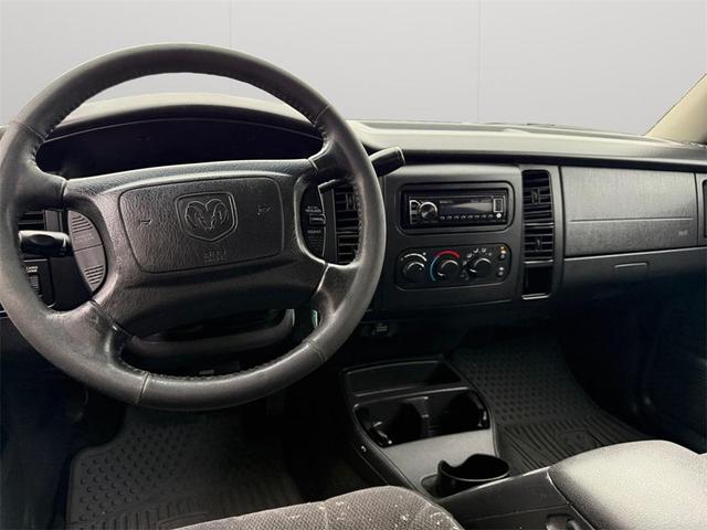 Photo of 2004 Deep Molten Red Pearlcoat Dodge Dakota