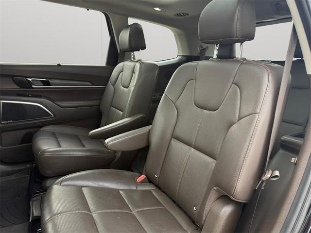 Photo of 2020 Ebony Black Kia Telluride
