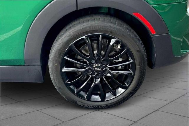 Photo of 2024 British Racing Green IV Metallic MINI Clubman