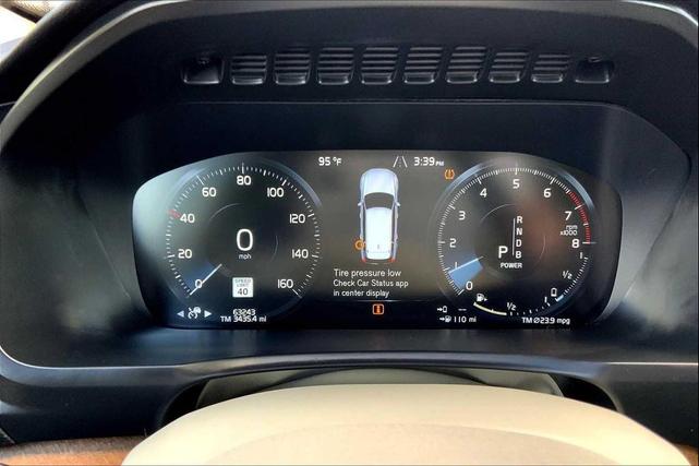 Photo of 2017 Magic Blue Metallic Volvo XC90 Hybrid