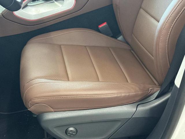 Photo of 2024 Polar White Mercedes-Benz GLS 450