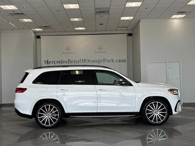 Photo of 2024 Polar White Mercedes-Benz GLS 450