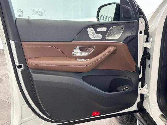 Photo of 2024 Polar White Mercedes-Benz GLS 450