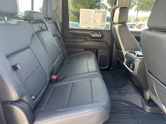 Photo of 2025 Summit White GMC Sierra 2500