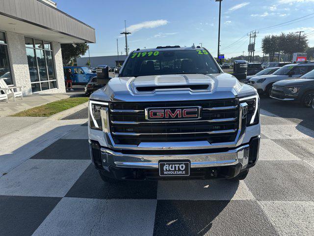 Photo of 2025 Summit White GMC Sierra 2500