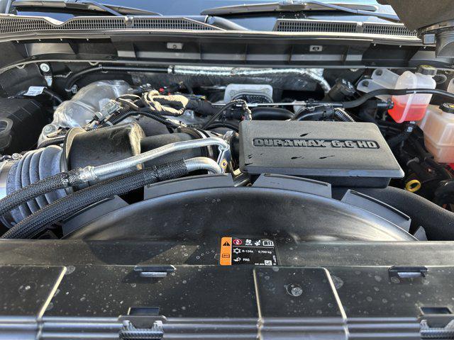 Photo of 2025 Summit White GMC Sierra 2500