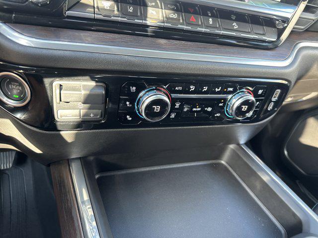 Photo of 2025 Summit White GMC Sierra 2500