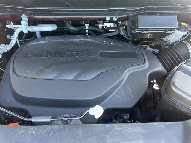 Photo of 2022 Deep Scarlet Pearl Honda Pilot