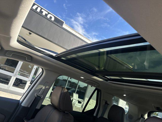 Photo of 2025 Platinum White Pearl Honda Pilot