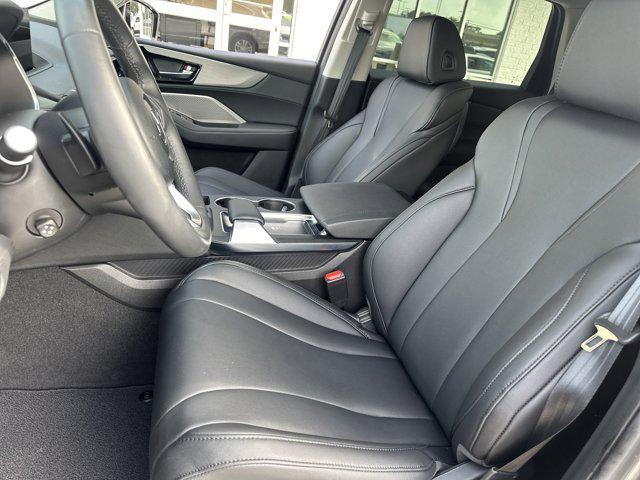 Photo of 2024 Liquid Carbon Metallic Acura MDX